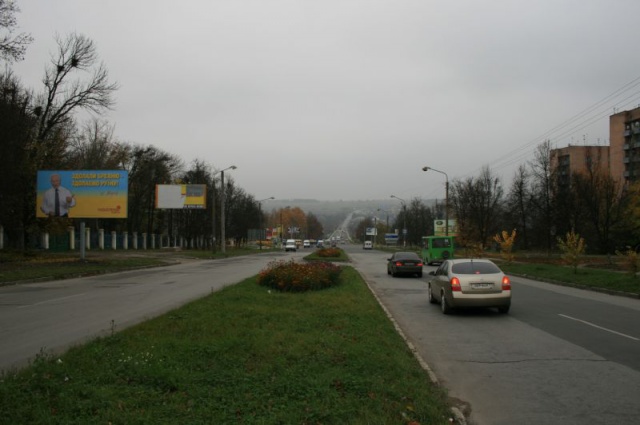 Щит 6x3,  пр.Грушевського перед в’їздом на СТО