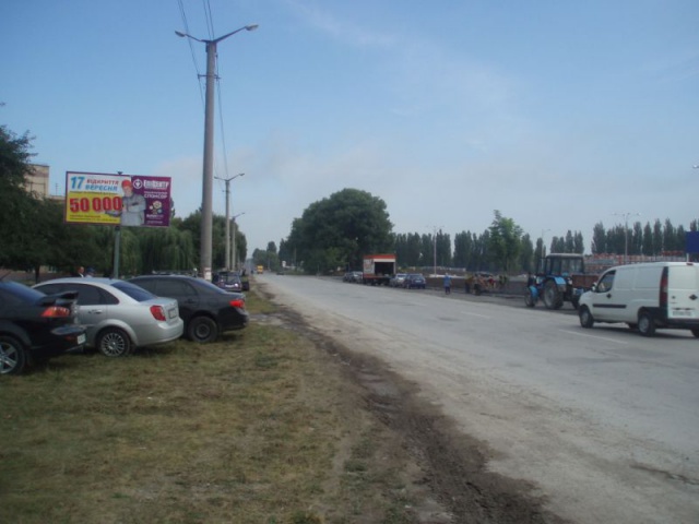 Щит 6x3,  проміжок від вул.Пархоменка до вул.Черняхівського(навпроти Епіцентру)