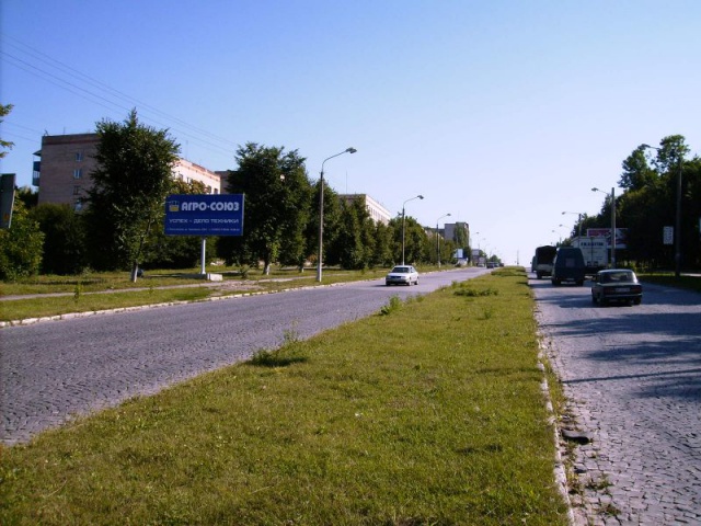 Щит 6x3,  перехрестя пр.Грушевського та вул.І.Франка (100м. до вул.Франка)
