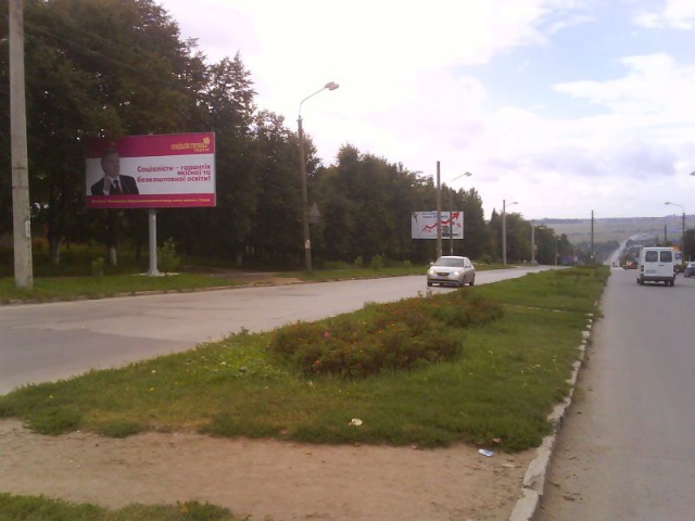 Щит 6x3,  перехрестя пр. Грушевського та вул.Панівецької (50м до вул.Панівецька)
