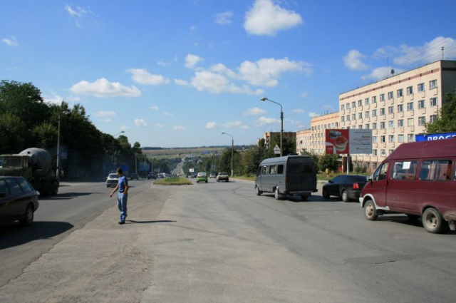 Щит 6x3,  пр.Грушевского навпроти в’їзду в училище №14 (біля зупинки “Проспект”)