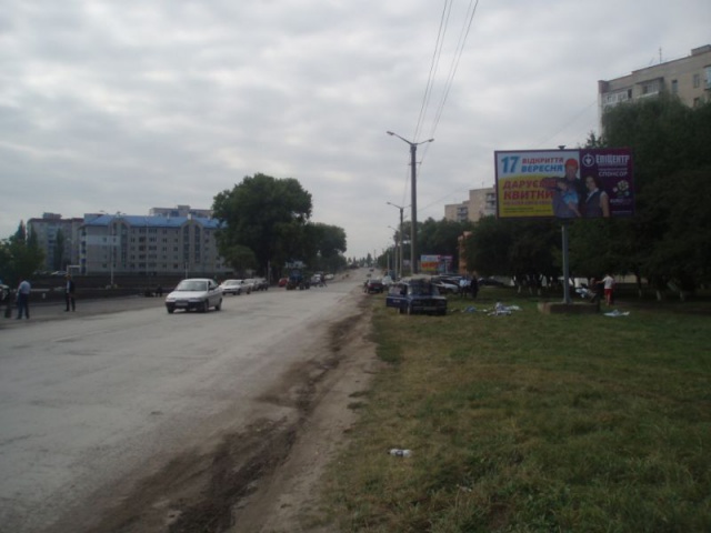 Щит 6x3,  проміжок від вул.Пархоменка до вул.Черняхівського(навпроти Епіцентру)