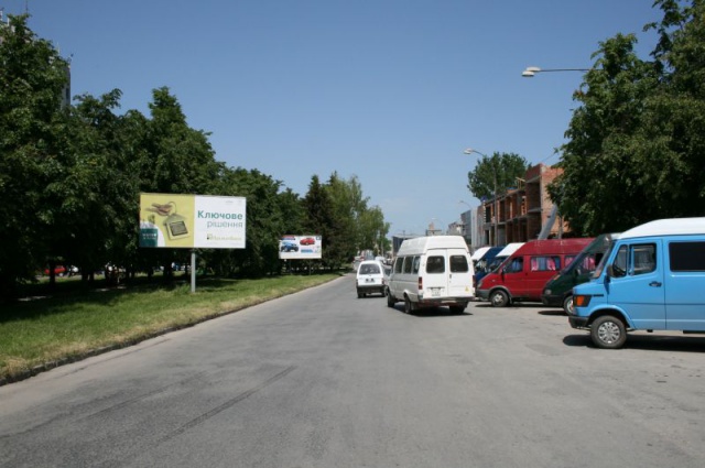 Щит 6x3, перехрестя пр. Грушевського та вул. Уральська (за 150м до вул.Уральська) Щит 6x3, перехрестя пр. Грушевського та вул. Уральська (за 150м до вул.Уральська)