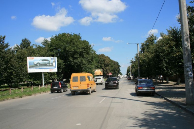 Щит 6x3,  перехрестя пр.Грушевського та вул.Данила Галицького (за 100м від вул. Д.Галицького)