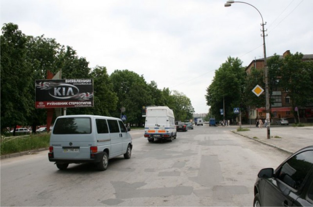 Щит 6x3,  перехрестя пр.Грушевського та вул.Пушкінська